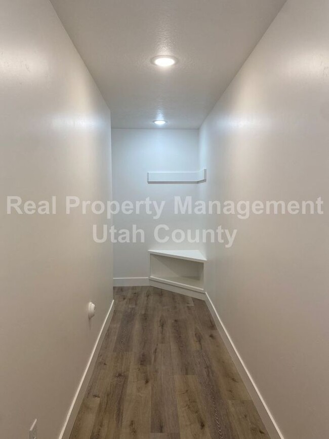 Building Photo - Half Off First Months Rent!  Newer Townhou...