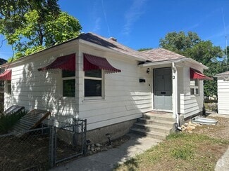 Building Photo - 2 Juniper St