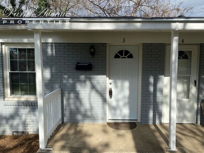 Foto del edificio - 2621 Druid Hls Wy