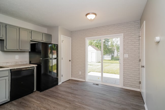 Building Photo - 5219 Heathwood Dr