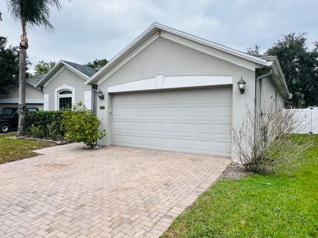 Foto del edificio - 10143 Shadow Creek Dr