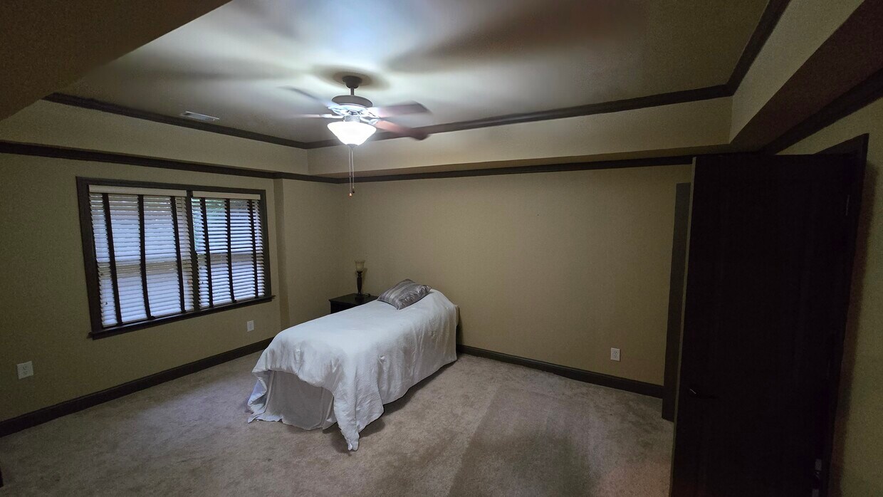 Dormitorio principal, con amplio armario. - 3130 Aldridge Ct.