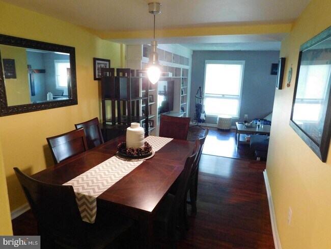 Foto del edificio - 221 Greenfield Ct