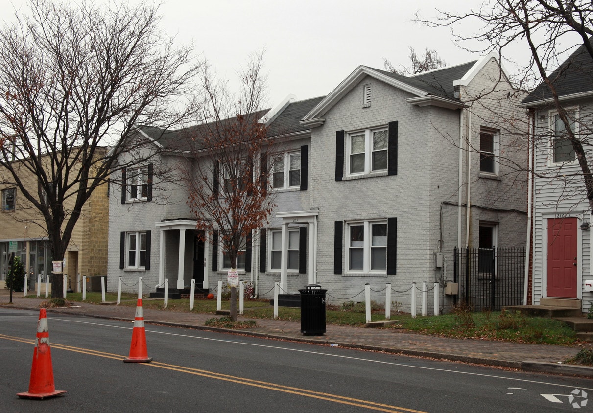 Primary Photo - 2103-2105 Mt Vernon Ave