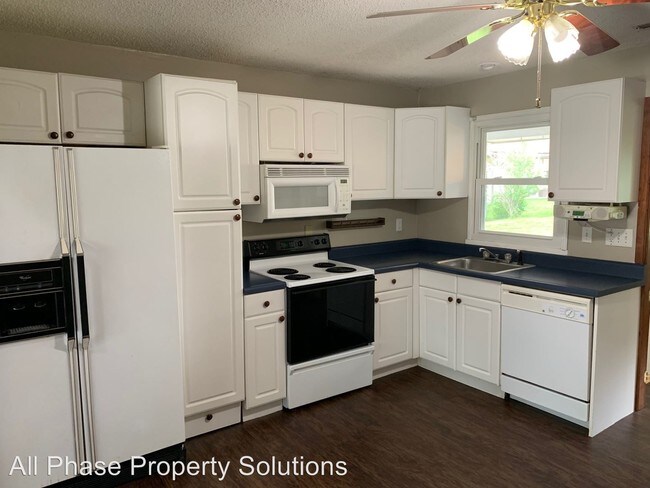 Building Photo - 5 br, 1.5 bath House - 1818 N. Granview Dr.