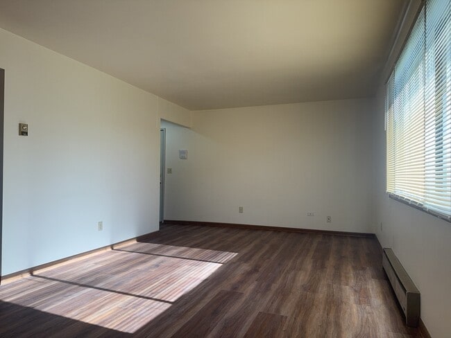 Building Photo - 311 Lilac Ln