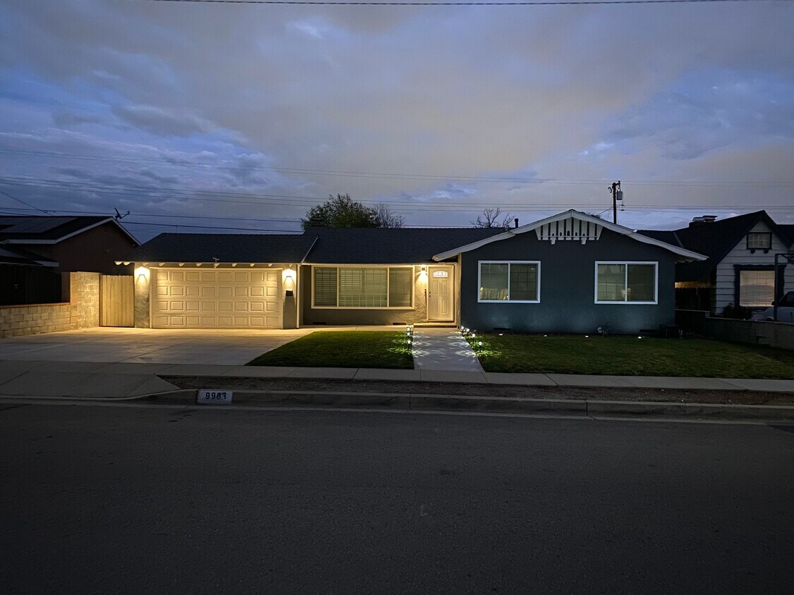 Primary Photo - 9983 Vernon Ave