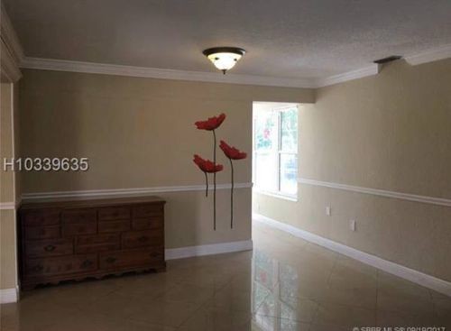 Foto del edificio - 8231 NW 13th St