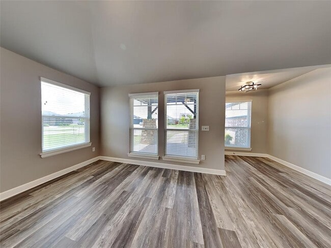Building Photo - 460 Nest Cir