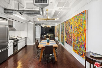 Building Photo - 6253 Hollywood Blvd