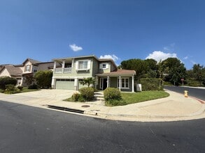 Building Photo - 295 Knoll Ridge Rd
