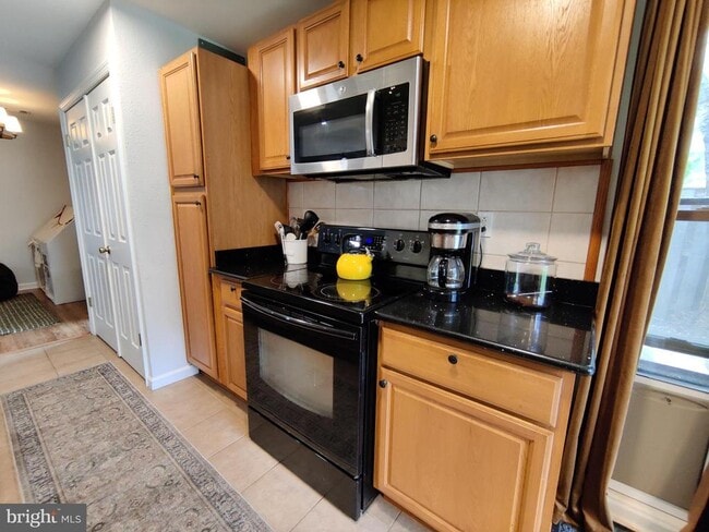 Foto del edificio - 6439 Rockshire St