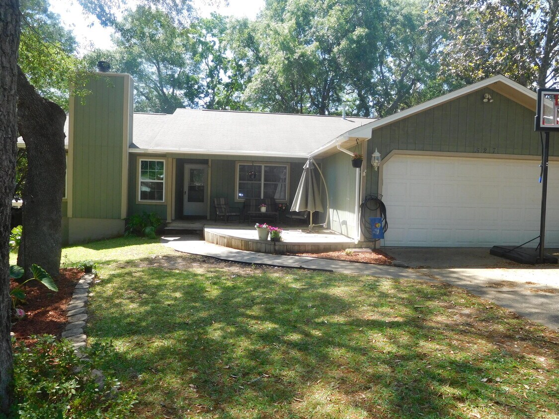 527 Matthew St, Niceville, FL 32578 House Rental in Niceville, FL