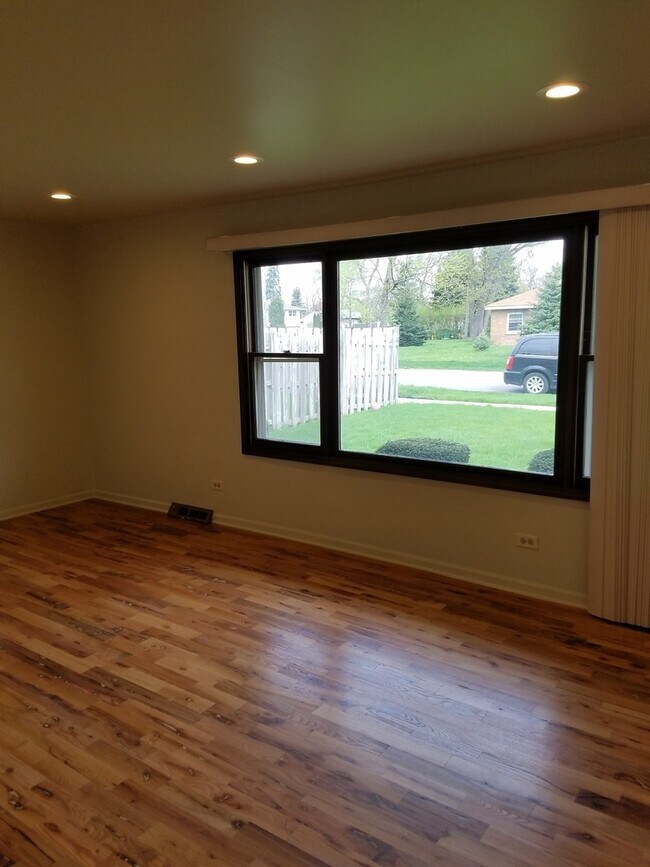 Building Photo - 8751 W 73rd Pl