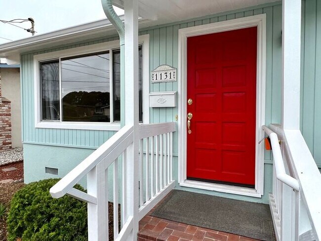 Building Photo - Isabelle Court Gem - 4 Bedroom Single Fami...