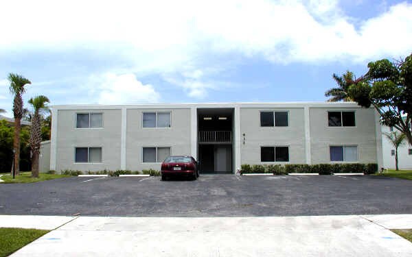 Building Photo - 412 Northlake Ct
