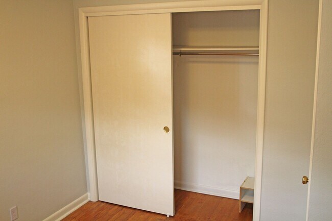 Building Photo - Dorset Home