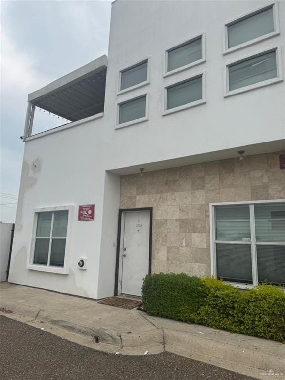 Foto del edificio - 14 Colbath Ave