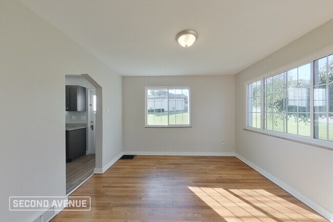 Building Photo - 2708 5th St