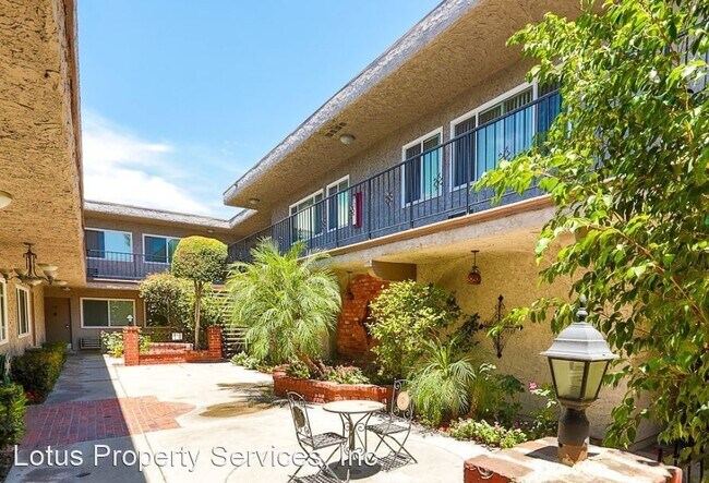 Building Photo - 7120 Rosemead Blvd