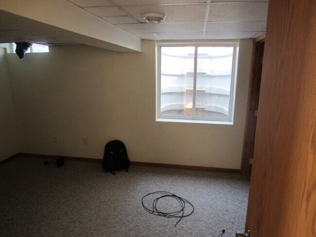 Building Photo - 1246 E Sylvan Ave
