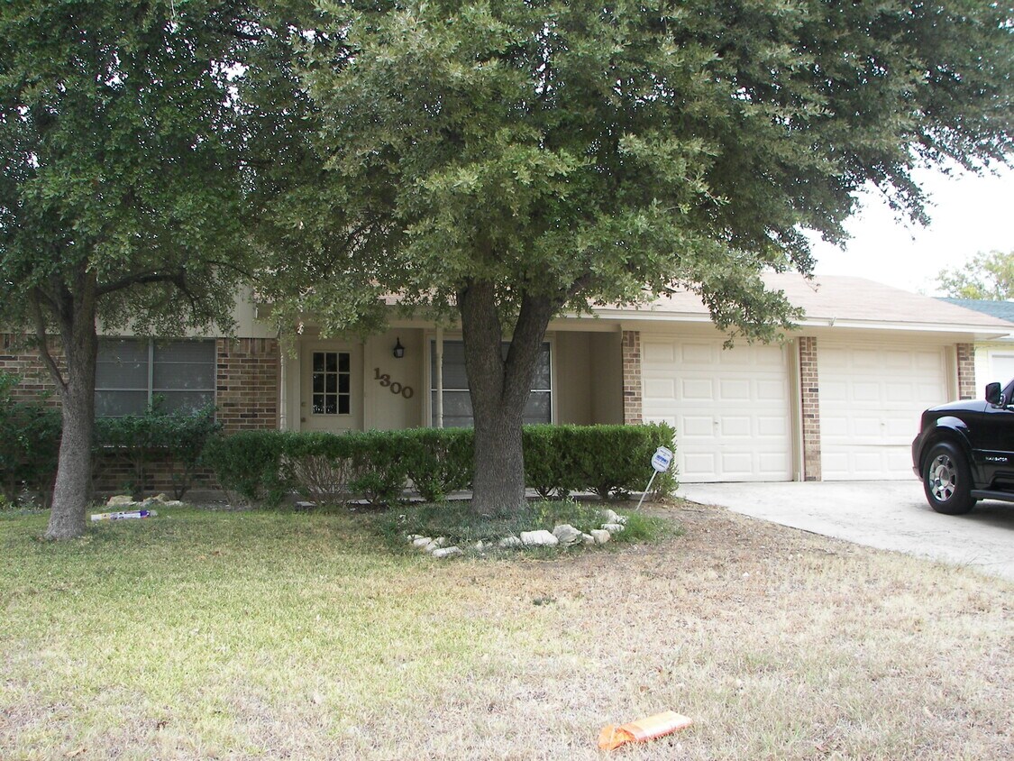 1300 Stuart Rd, Denton, TX 76209 House for Rent in Denton, TX