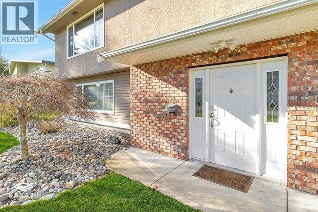 Building Photo - 5311-539A 9a Ave