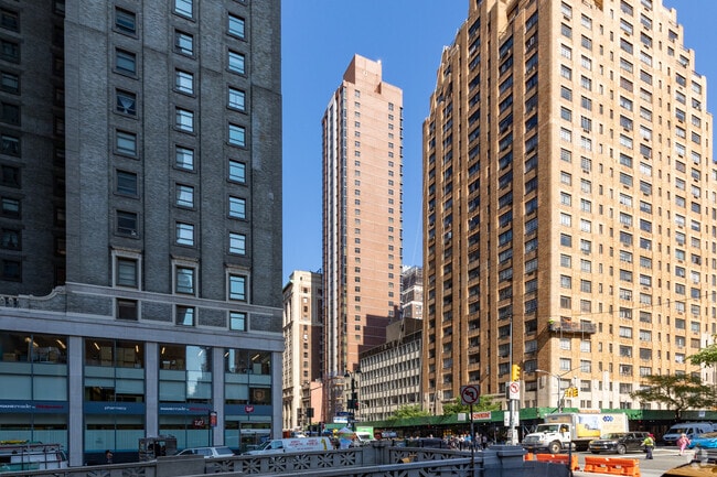 Building Photo - The KNOX