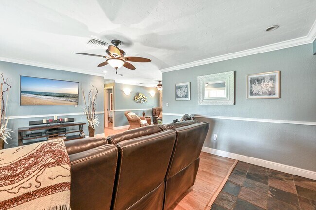 Foto del edificio - BEAUTIFUL SINGLE FAMILY POOL HOME IN BONITA SPRINGS