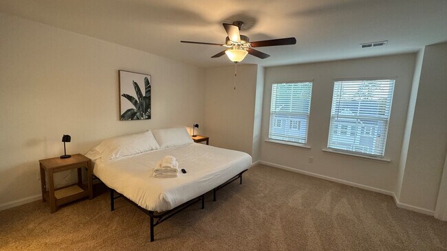 Foto del edificio - 157 Roxanne Dr