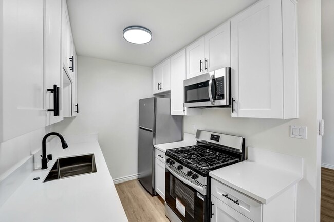 Building Photo - 1231 12th St
