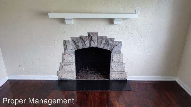Building Photo - 3 br, 1 bath House - 2720 Cornell Dr