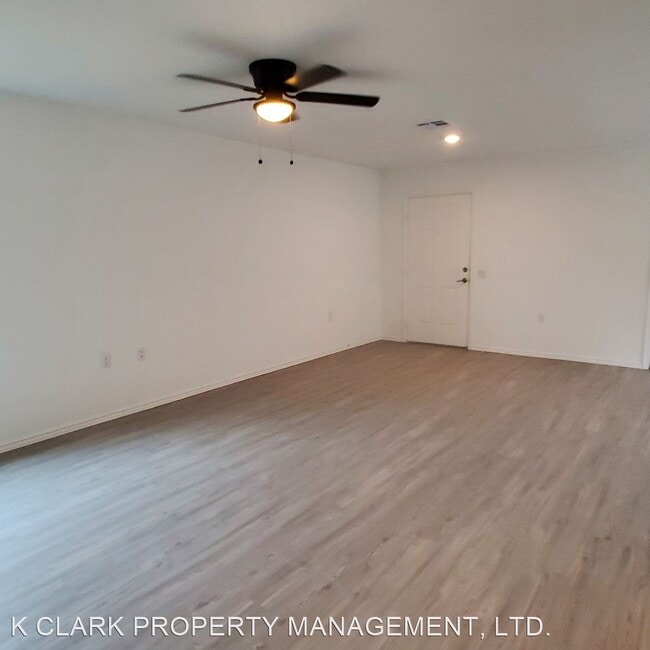 Building Photo - 4 br, 2 bath House - 4503 ZOE PASS