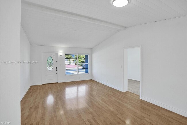 Building Photo - 4 br, 2 bath House - 912 SW 22nd Ave # 5