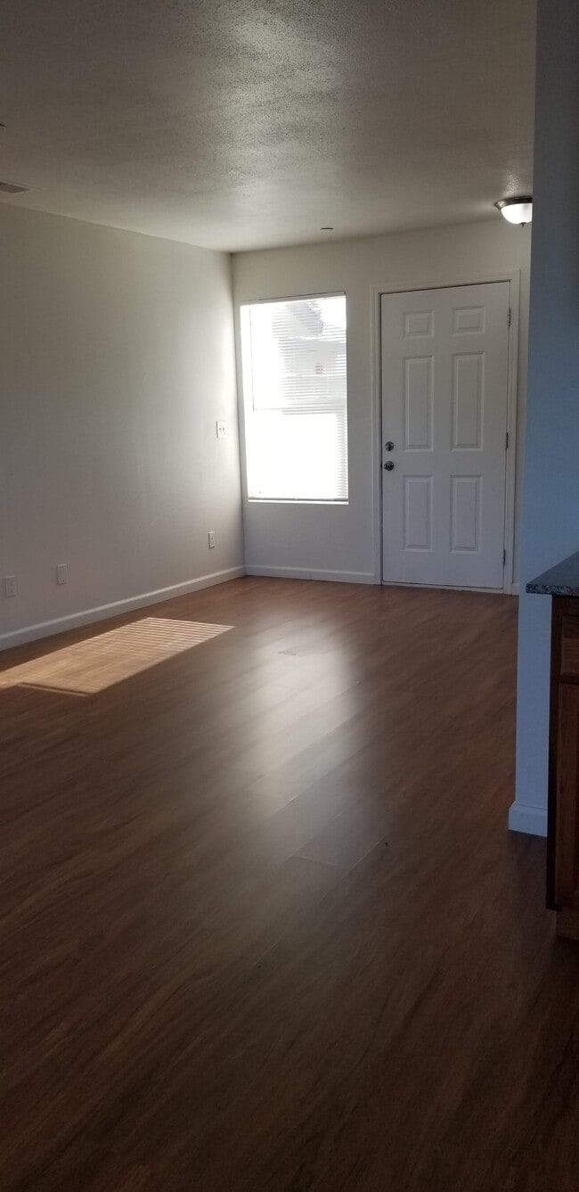 Building Photo - 145 Brookridge Dr