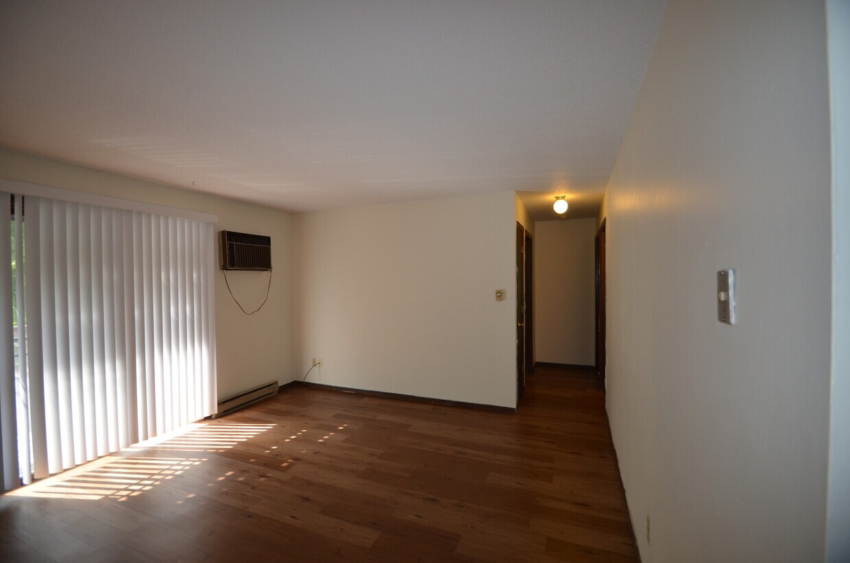 Primary Photo - 741 Oakland St