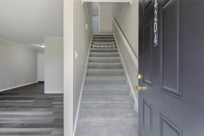 Building Photo - 4202 S Dowfield Dr