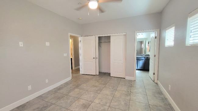 Building Photo - 9929 Fallowdeer Ct