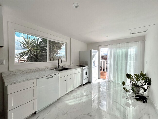 Foto del edificio - MOVE IN SPECIAL!! $500 off first month's r...