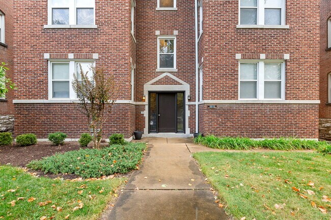 Foto del edificio - 6615 Kingsbury Blvd