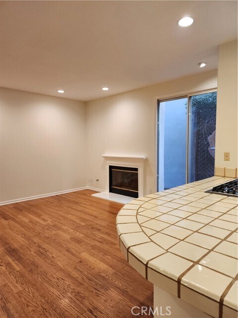 Building Photo - 525 20th St