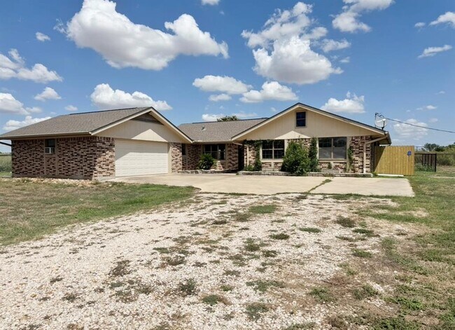 Foto del edificio - 18512 Carlson Ln
