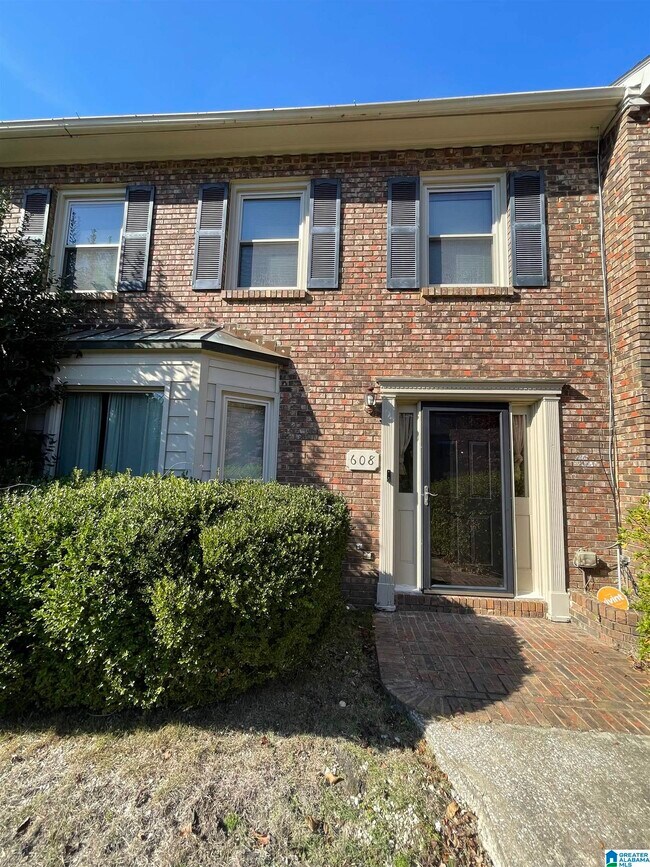 Foto del edificio - 608 Mountain Laurel Ct