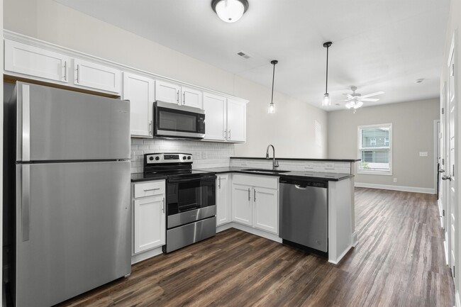 Foto del edificio - 215 Notgrass Rd