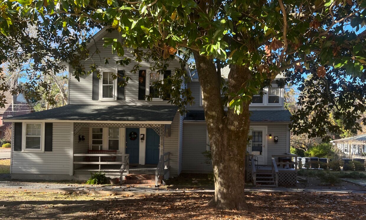 Foto principal - 310 N Bennett St