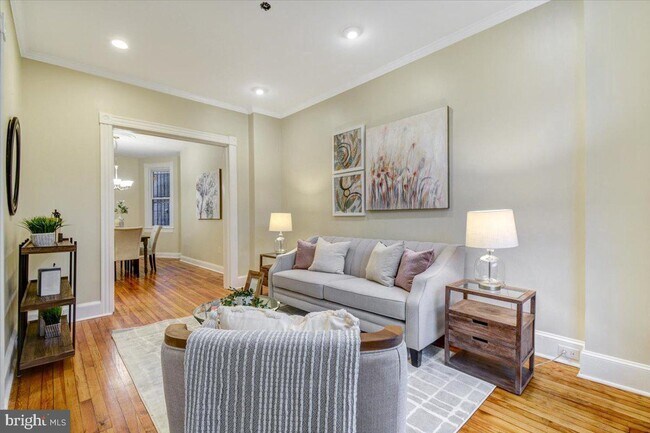 Sala de estar - 6 S Highland Ave