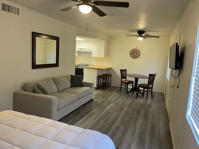 Building Photo - PENDING APP! Longterm partially furnished ...