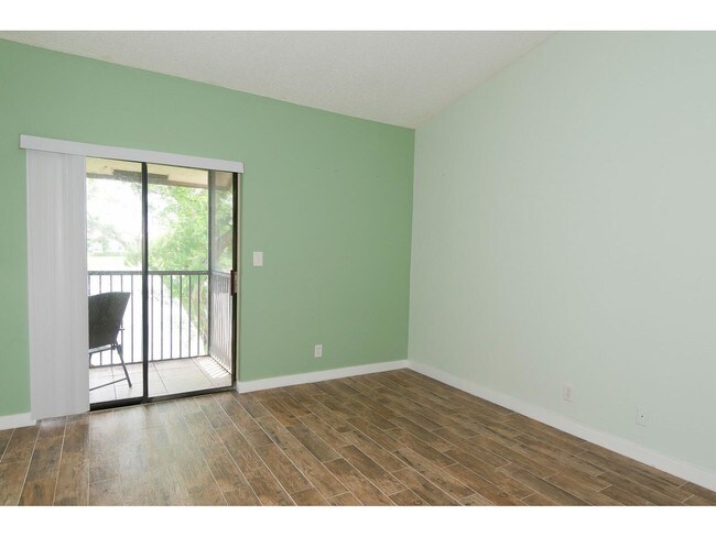 Building Photo - 9872 Nob Hill Ct