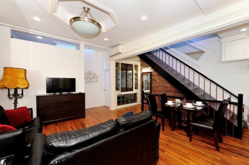 Foto principal - 147 W 40th St