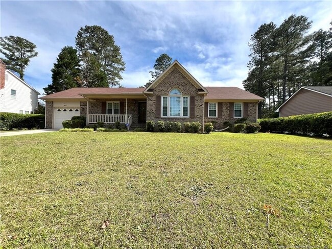 Building Photo - 6017 Lakeway Dr